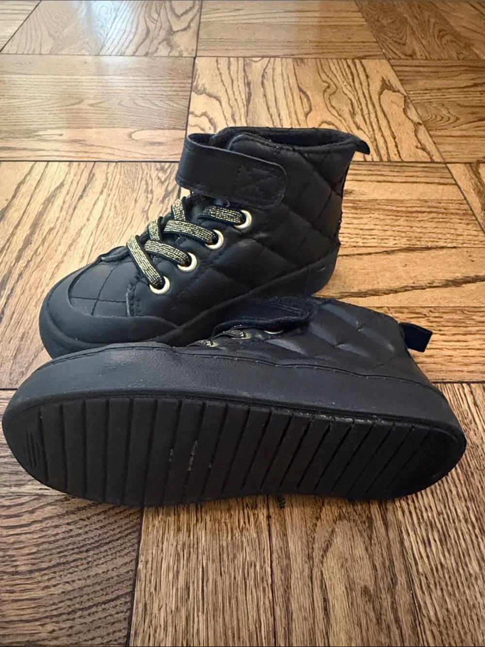 H&M Kids Quilted Ankle Boots with Gold Accent - Black Size 9